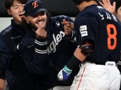 노시환 FA 계약 성공에 코디 폰세 라이언 와이스 축하 메시지