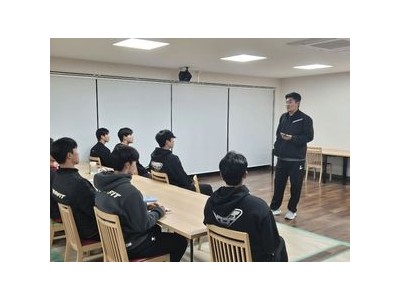 노경은 베테랑이 신예 선수들에 특급 노하우 전수
