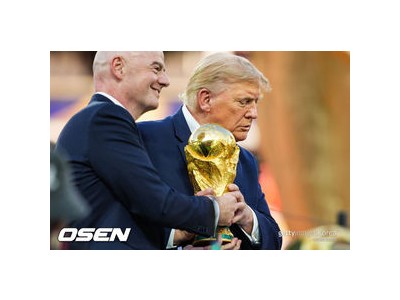 인판티노 FIFA 회장 영국 총리까지 나서 퇴진 요구받음